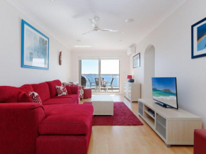 Kiah 1, 53 Victoria Parade - First floor unit with stunning views, Wi-Fi and aircon,